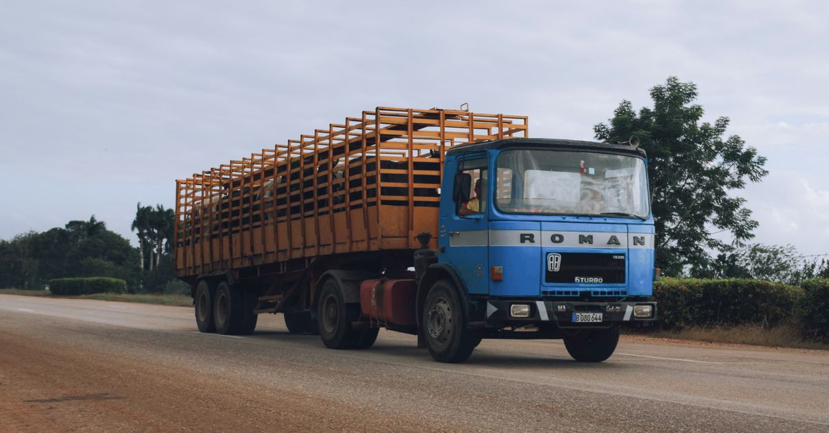 Vận chuyển an toàn các thiết bị thanh lý máy may công nghiệp tại Bình Dương