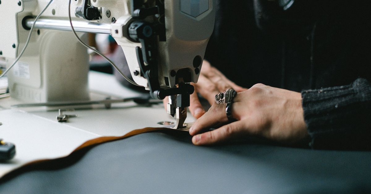Máy may công nghiệp gặp lỗi phức tạp cần sửa chữa